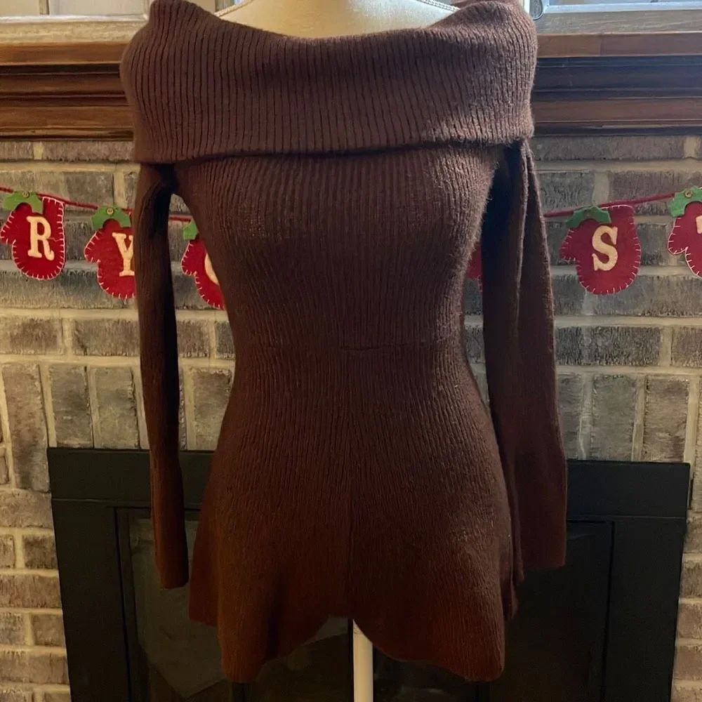 Urban Outfitters - Grace Off-The-Shoulder Romper size XS - Picture 6 of 9